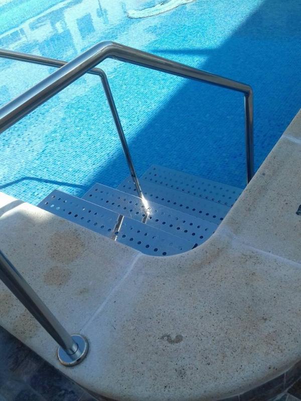 Escaleras para Piscinas 01